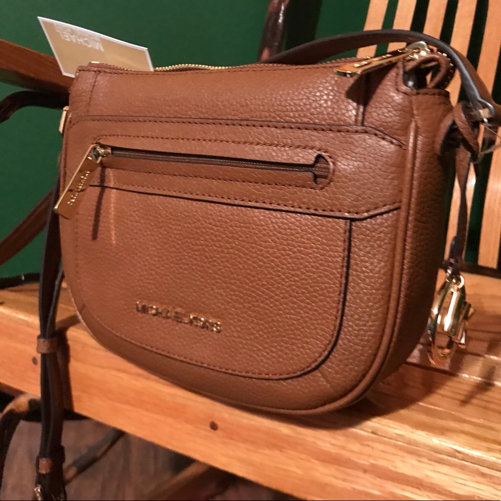 🚫Sold🚫Michael kors julia luggage messenger - Picture 5 of 8